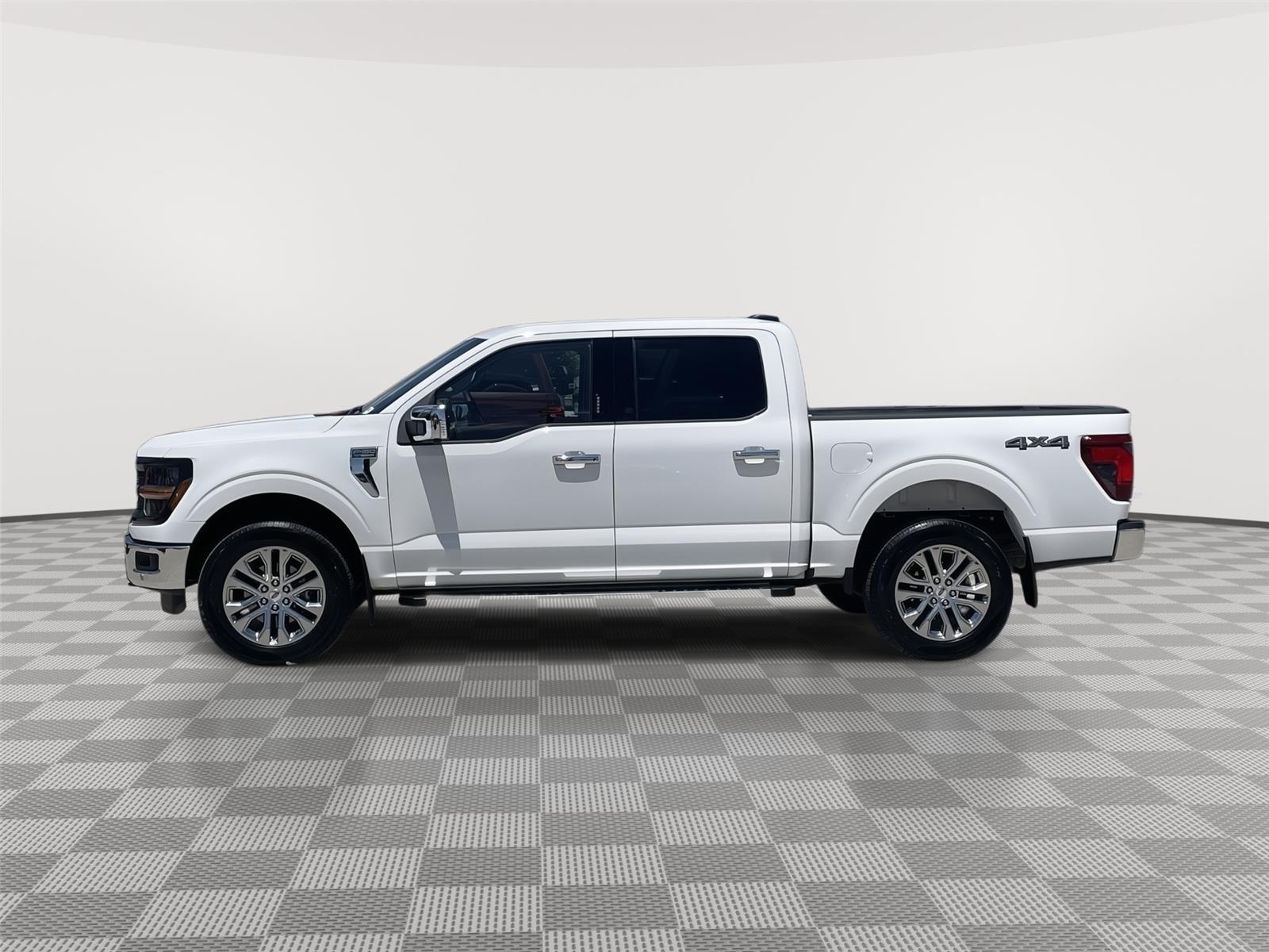 Vehicle photo 2