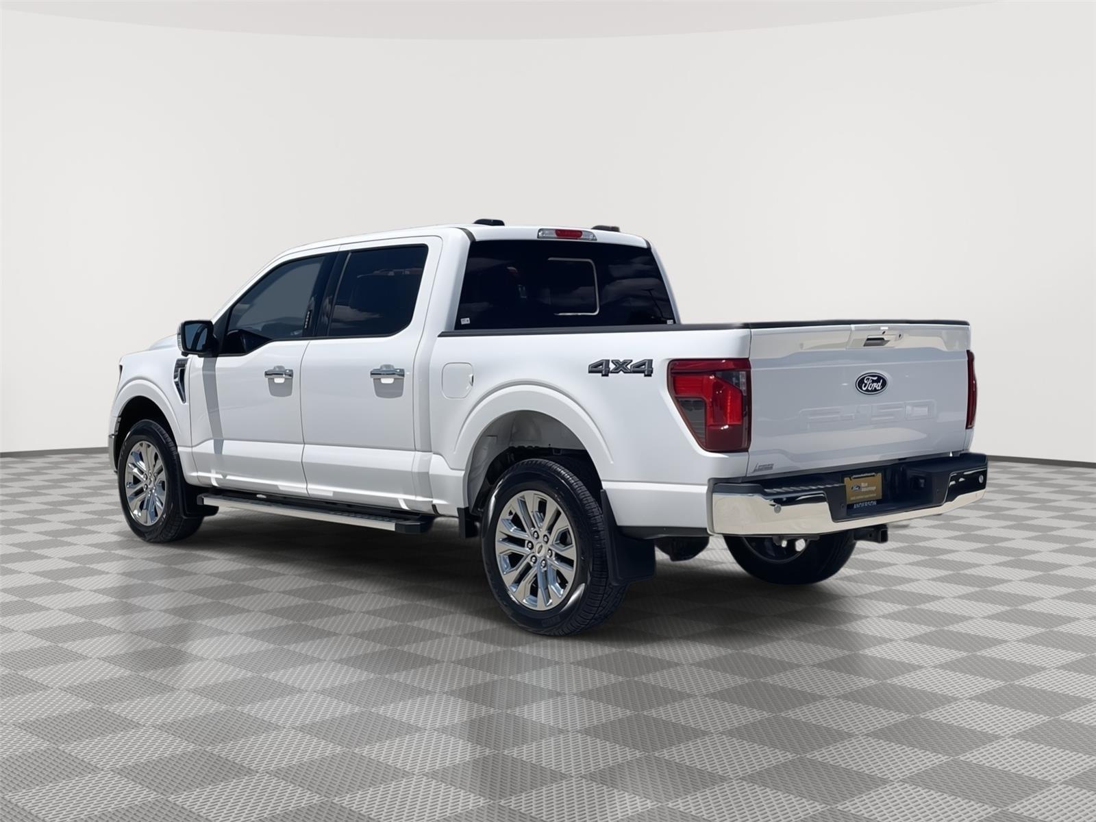 Vehicle photo 9