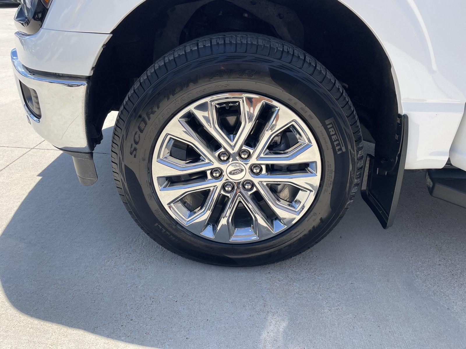 Vehicle photo 10