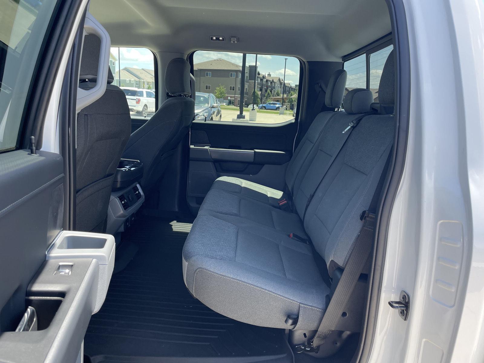 Vehicle photo 20