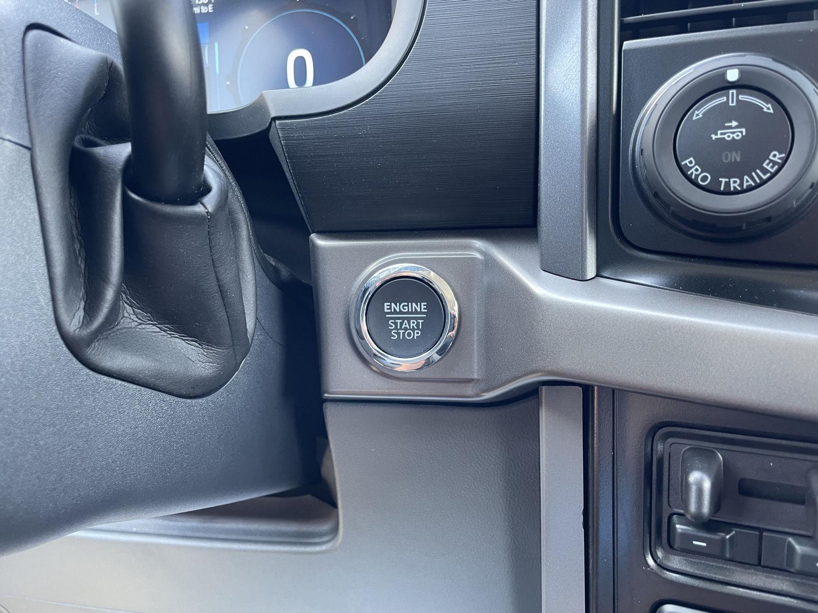 Vehicle photo 26