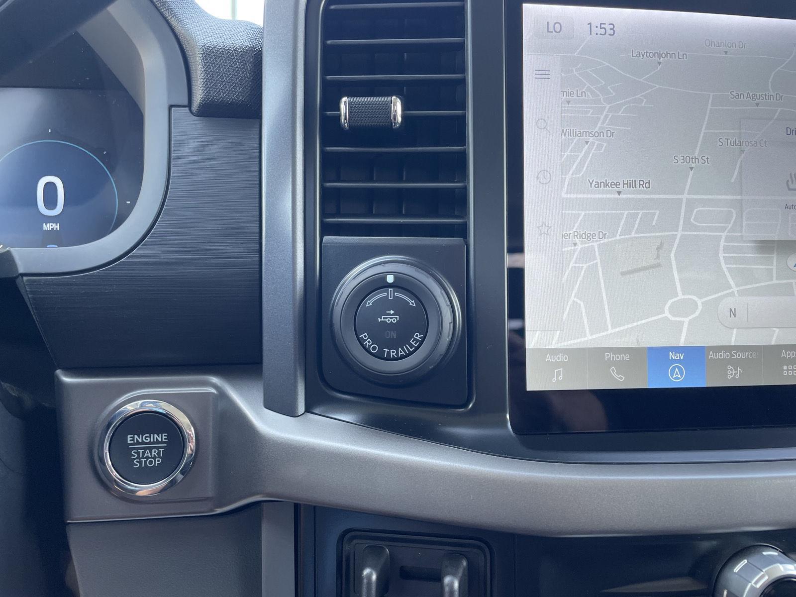 Vehicle photo 30