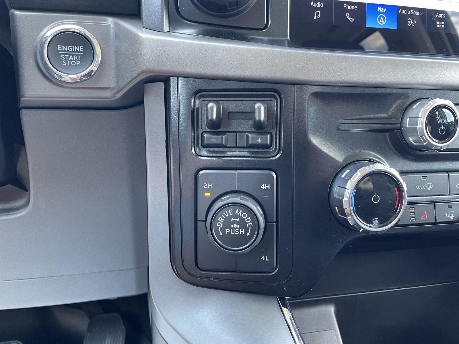 Vehicle photo 31