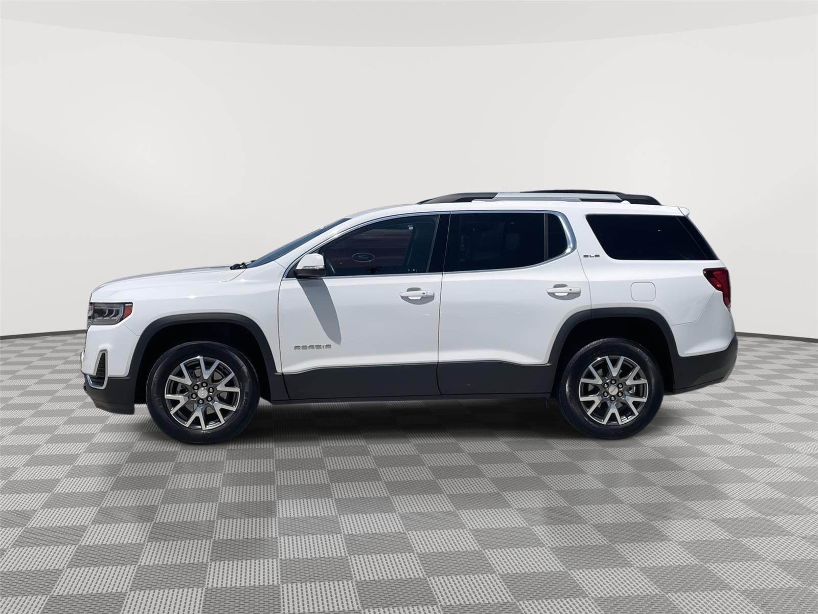 Vehicle photo 2