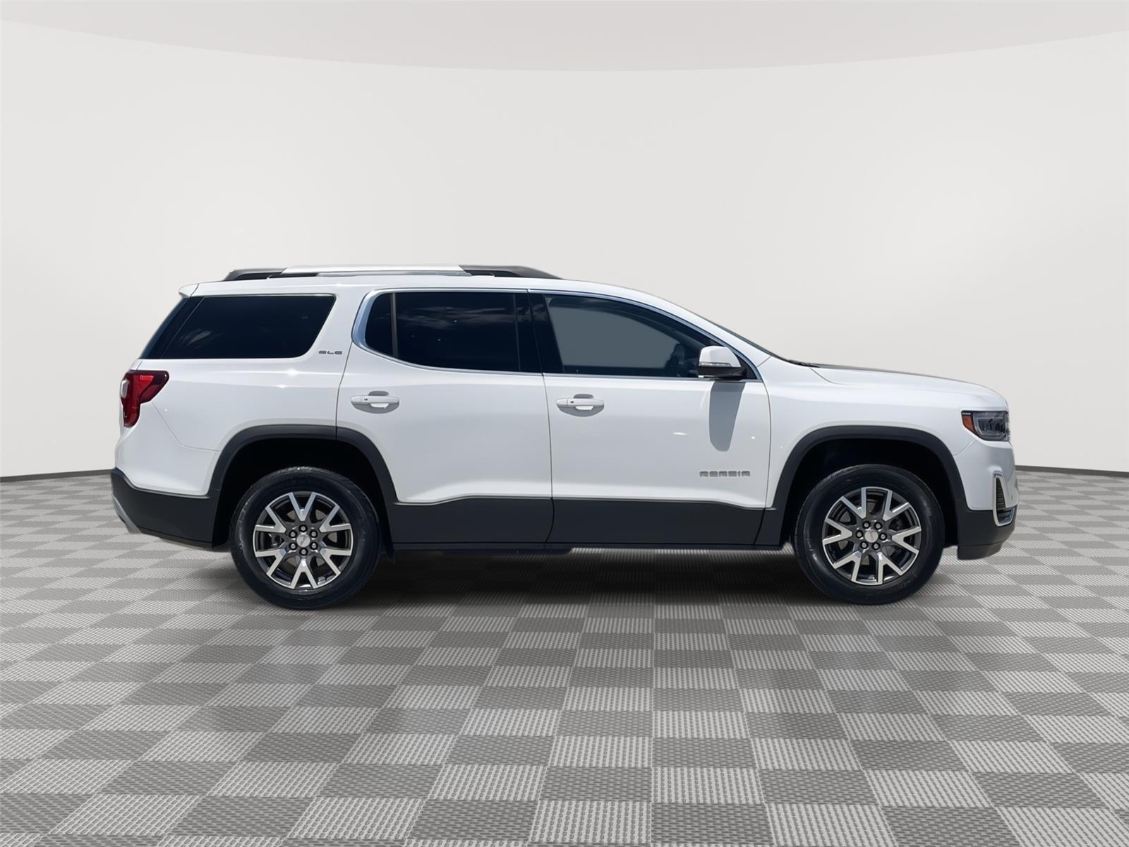Vehicle photo 6