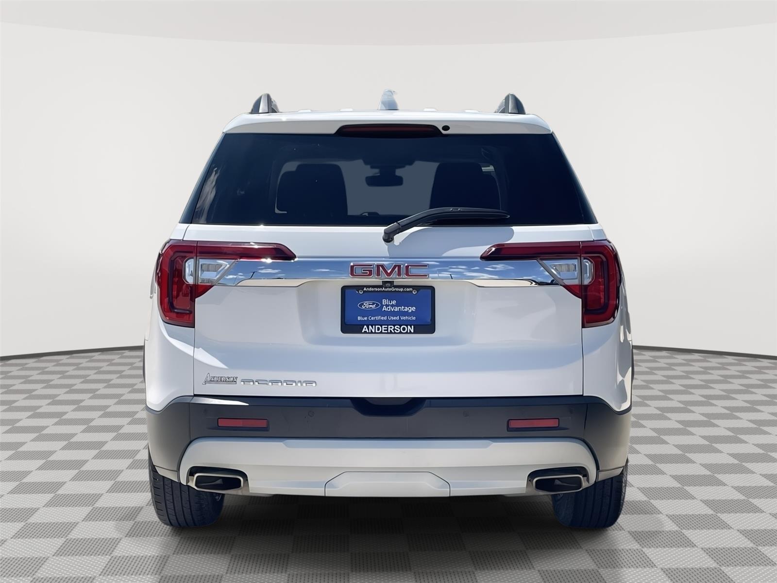Vehicle photo 8