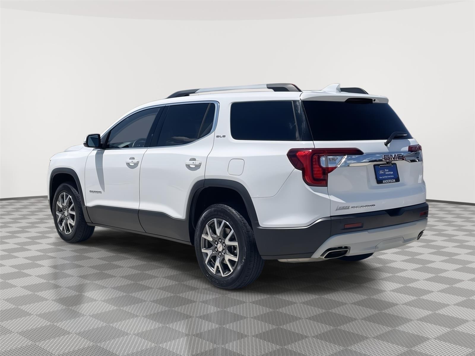 Vehicle photo 9