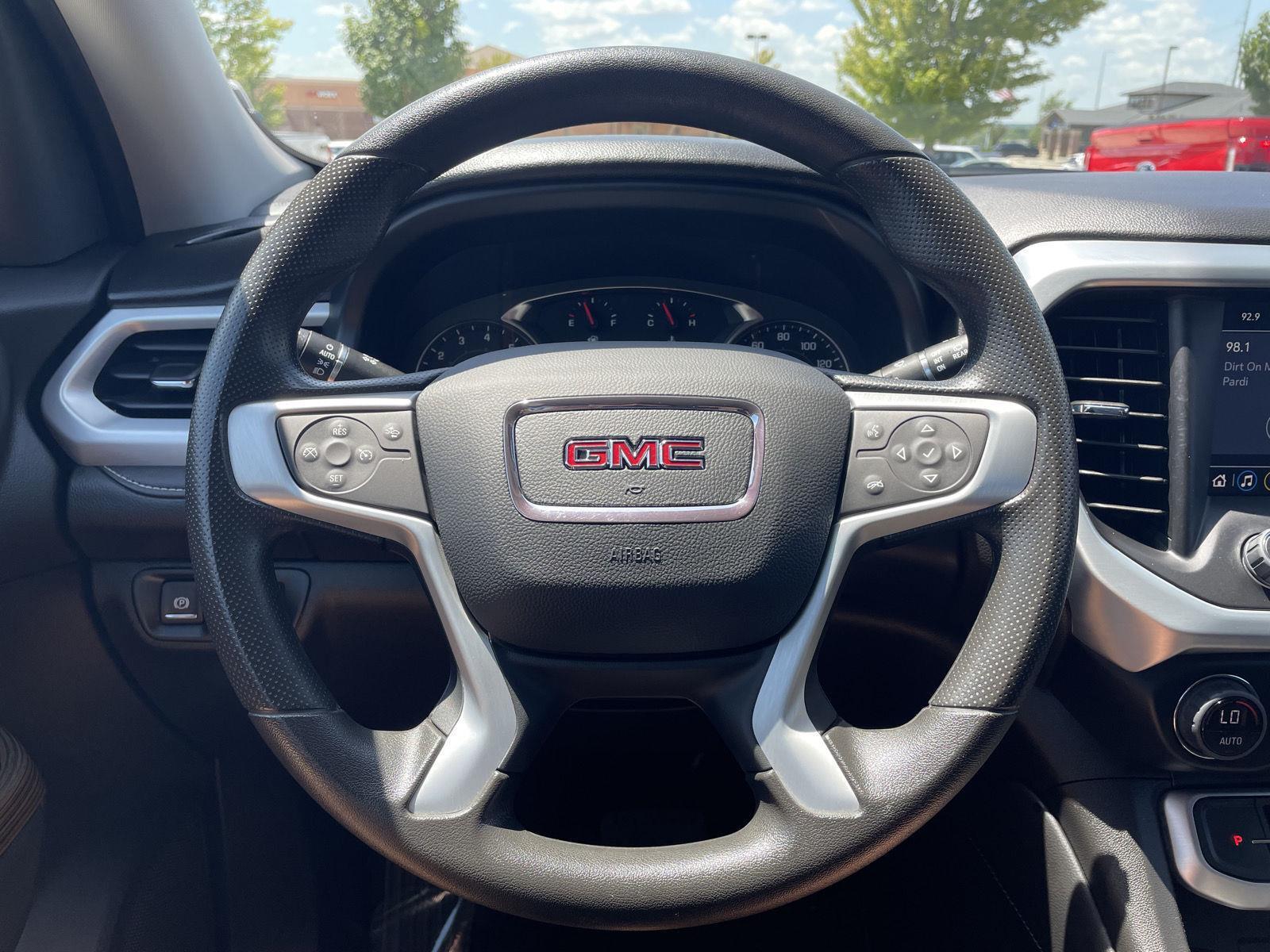 Vehicle photo 11