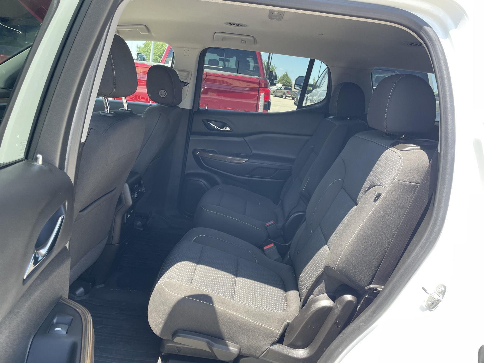 Vehicle photo 19