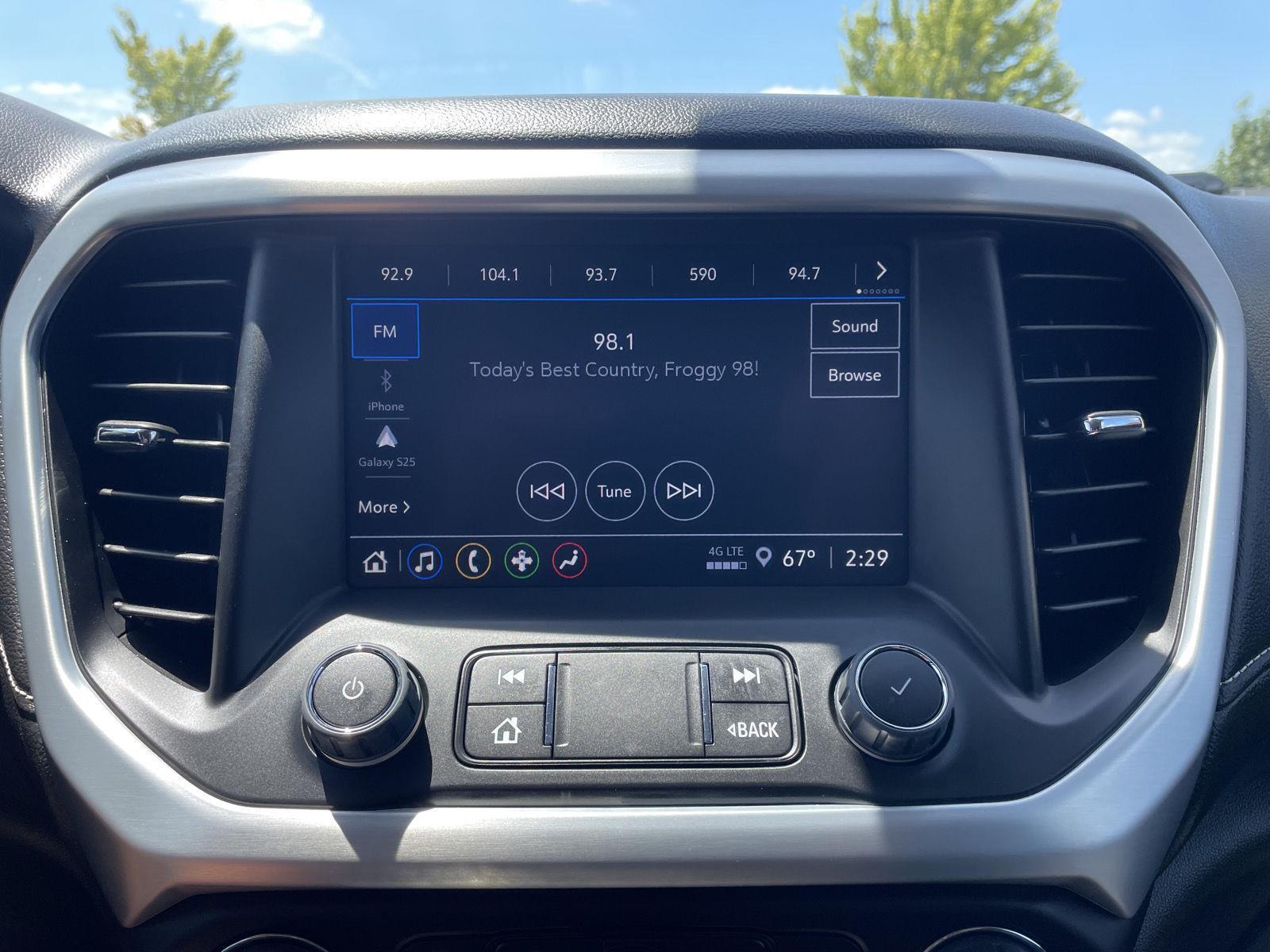 Vehicle photo 26