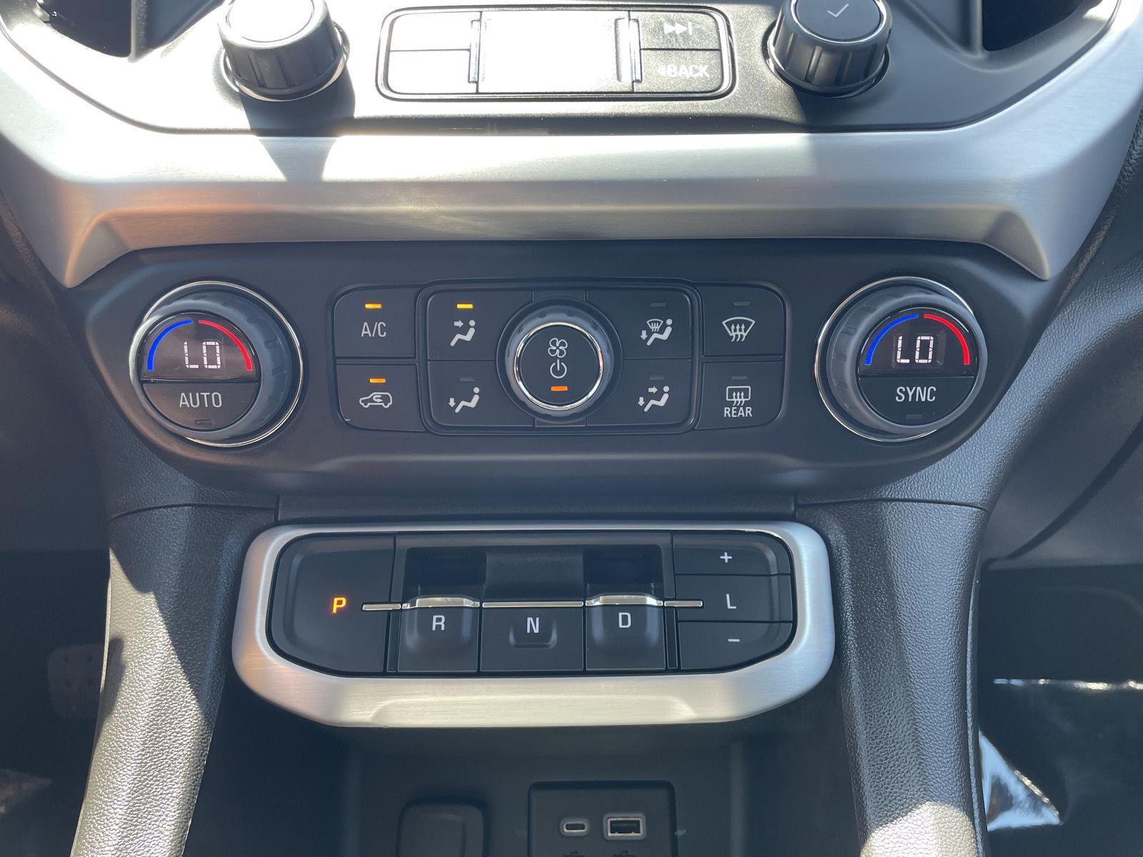 Vehicle photo 27