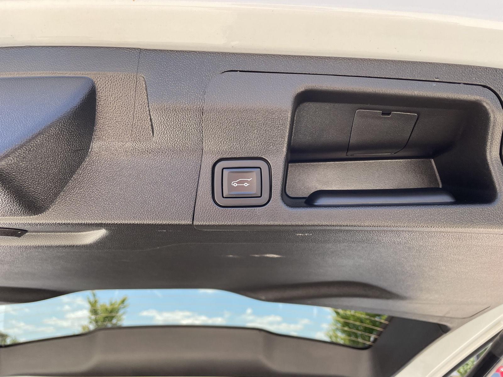 Vehicle photo 36