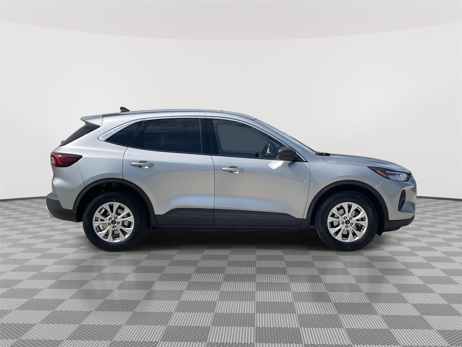 Vehicle photo 6