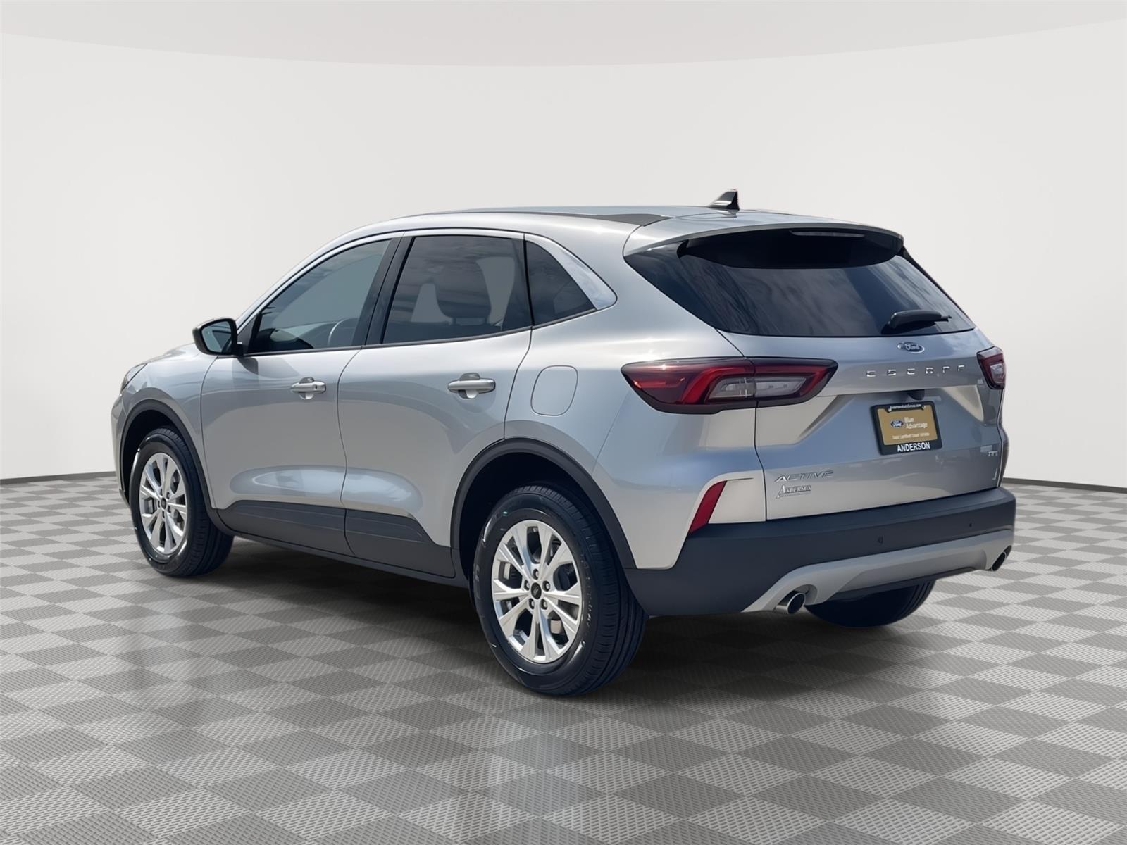 Vehicle photo 9
