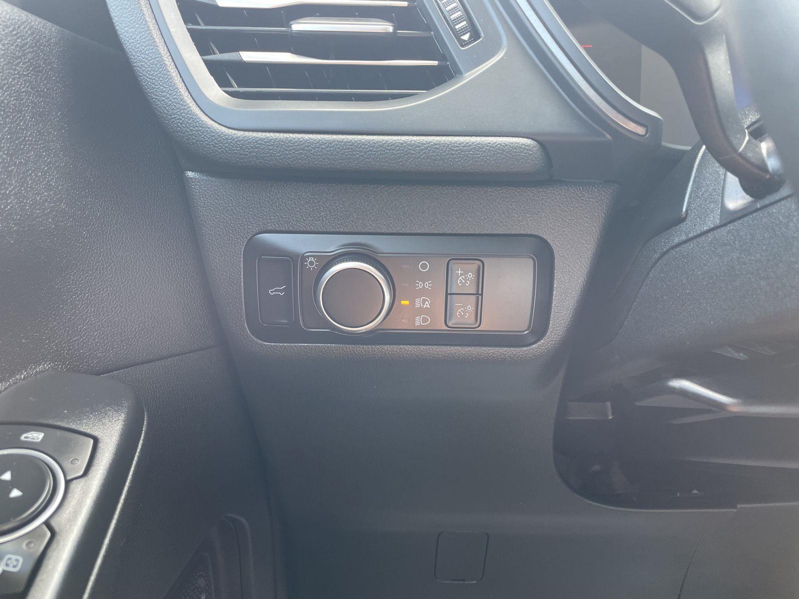 Vehicle photo 16