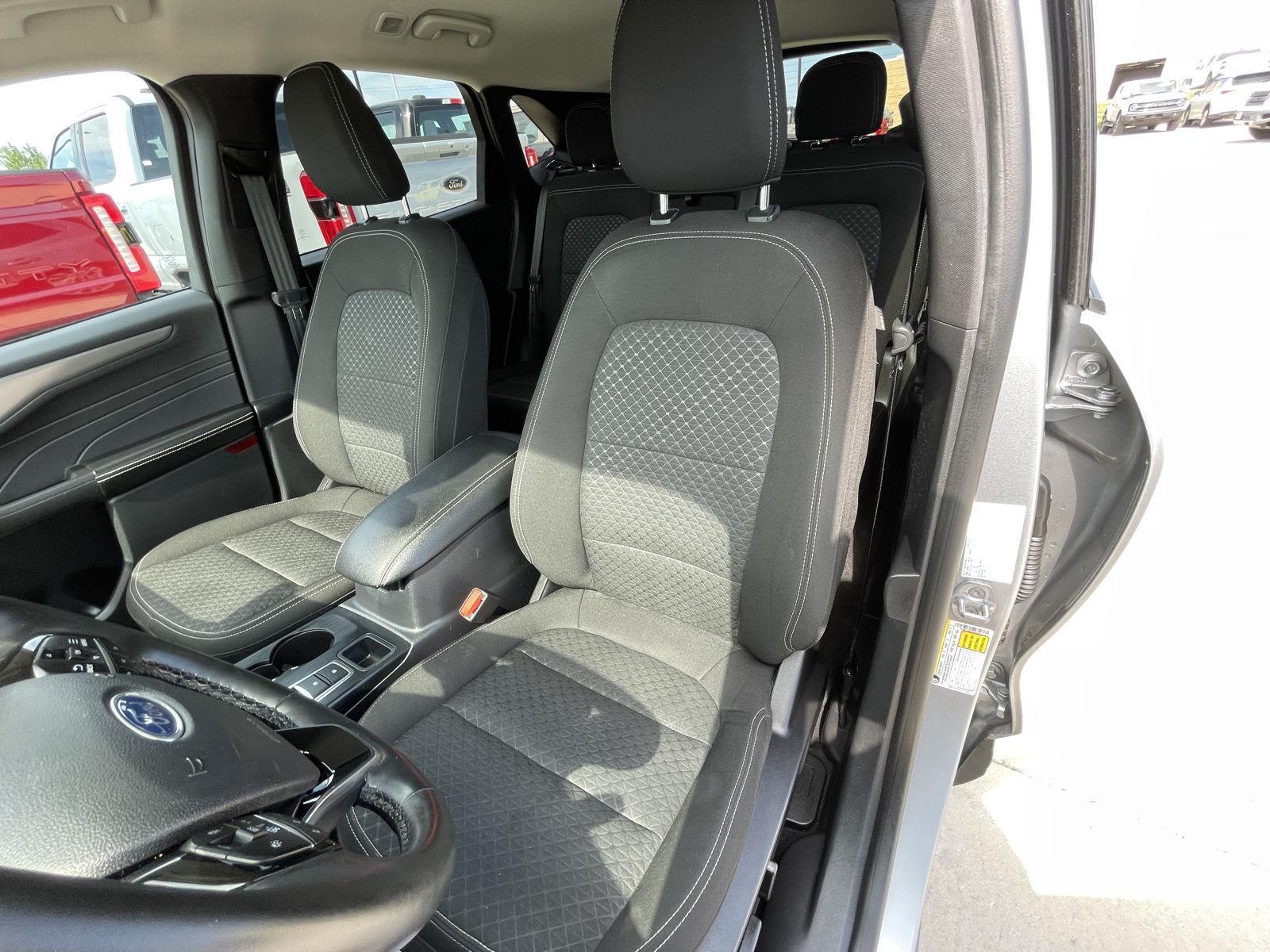 Vehicle photo 18