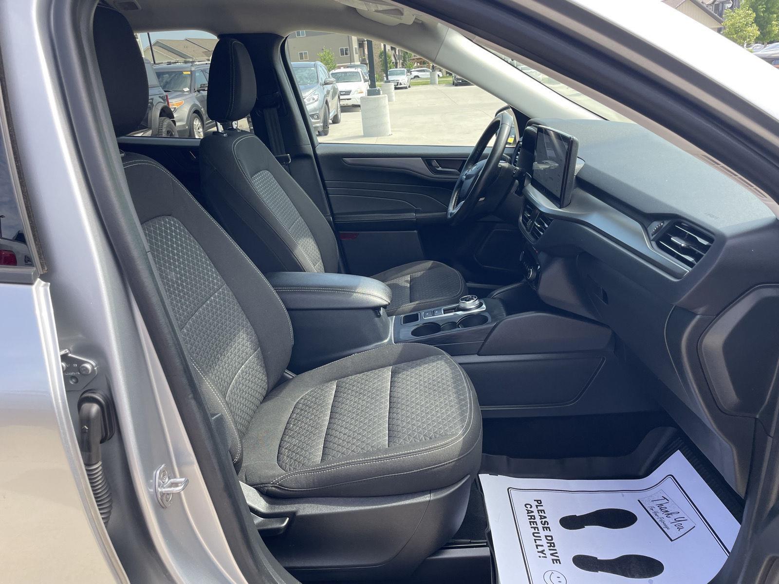 Vehicle photo 19