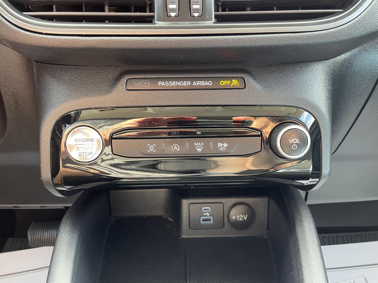 Vehicle photo 27