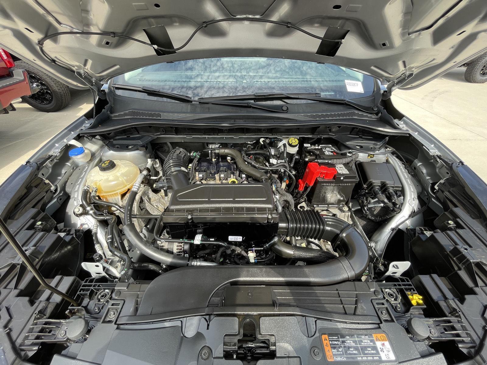 Vehicle photo 34