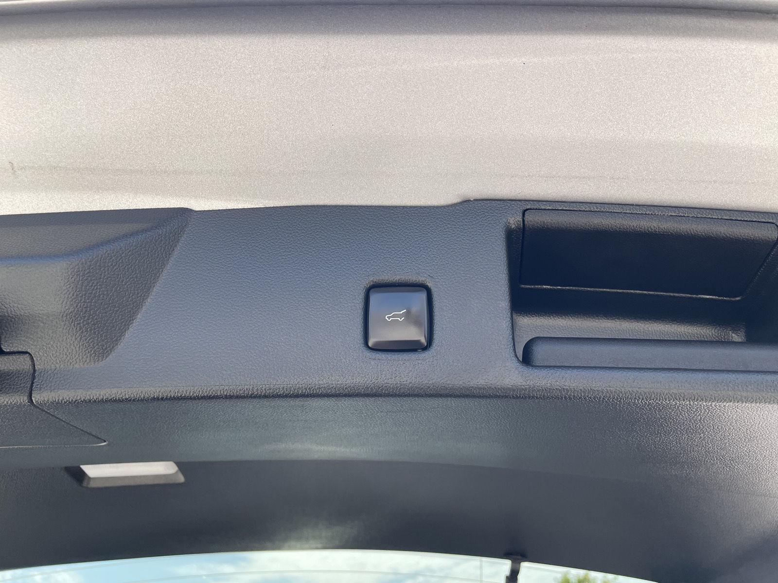 Vehicle photo 36