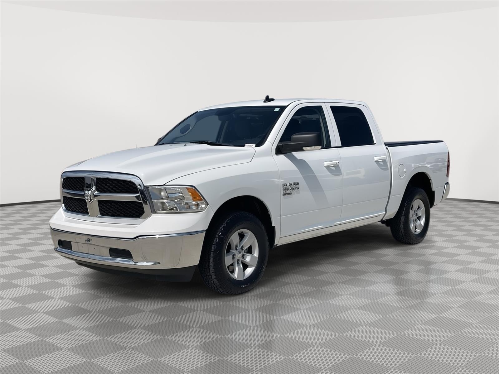 Bright White Clearcoat 2022 RAM 1500 Pickup Truck Four-Wheel Drive 8-Speed Automatic