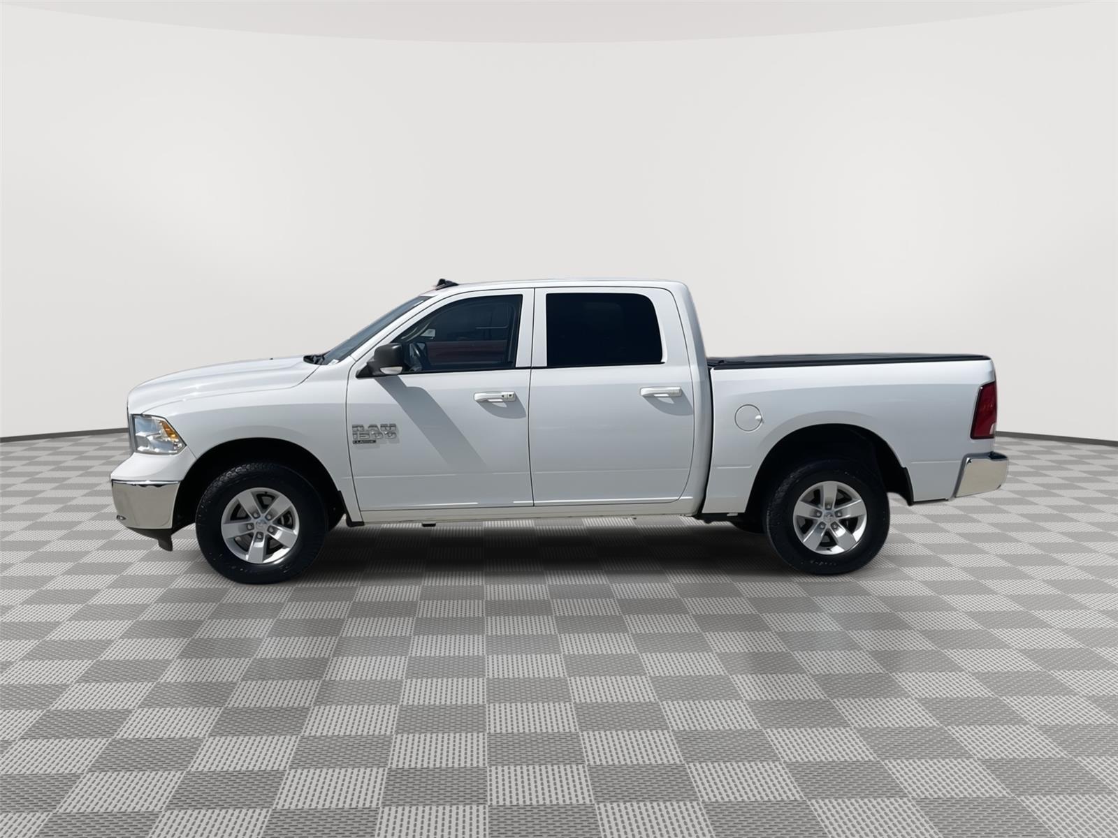 Vehicle photo 2