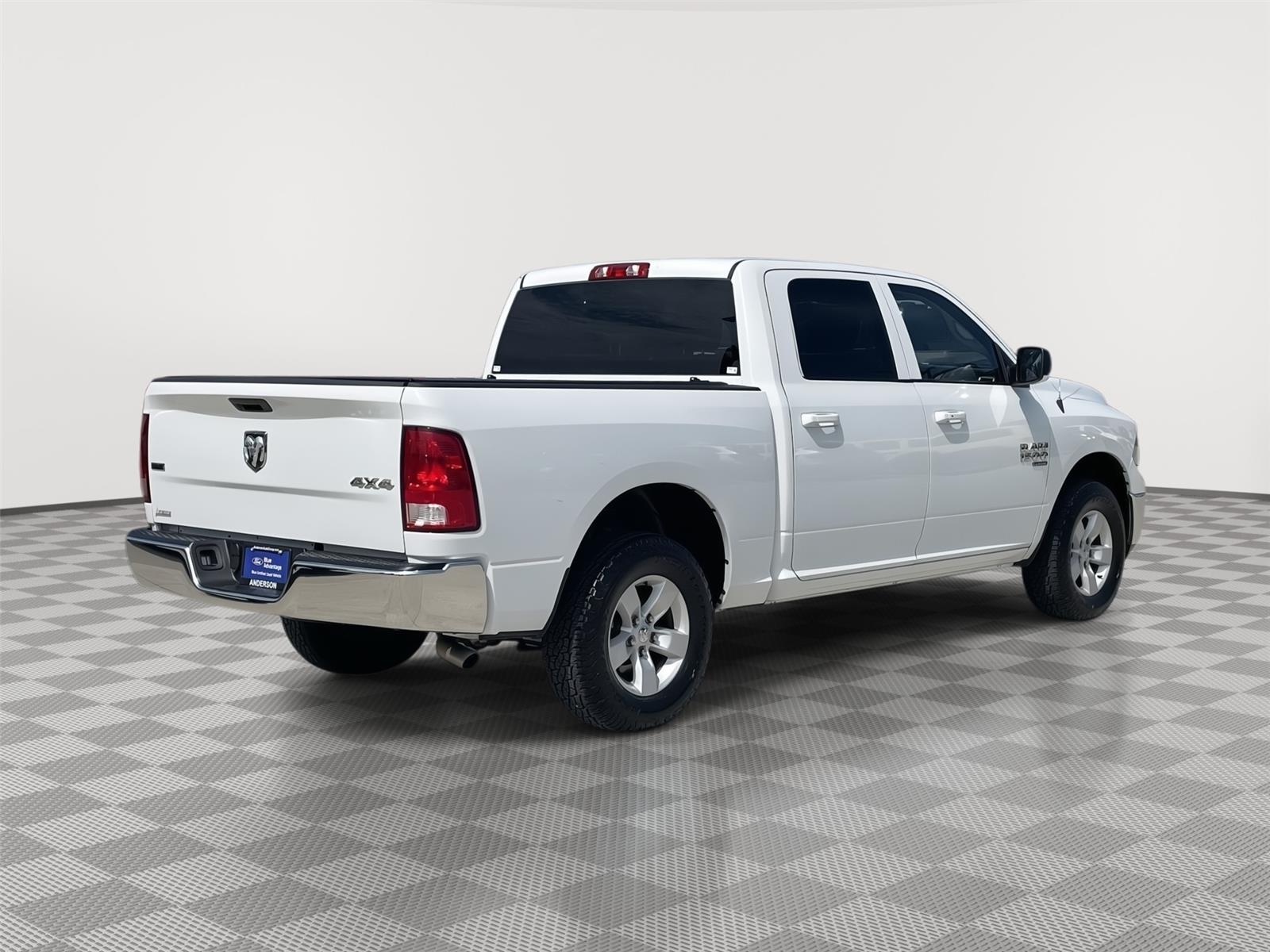 Vehicle photo 7