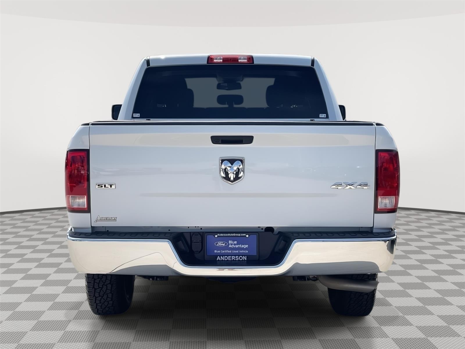 Vehicle photo 8