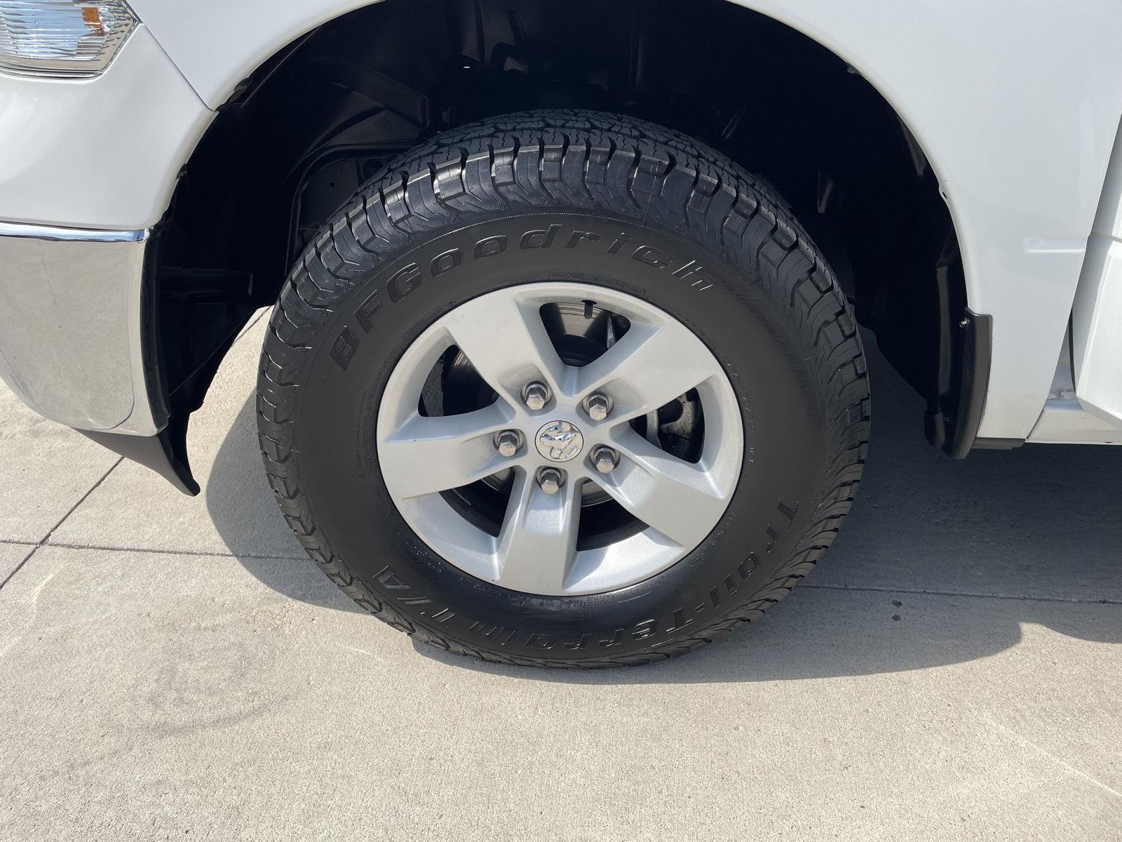 Vehicle photo 10