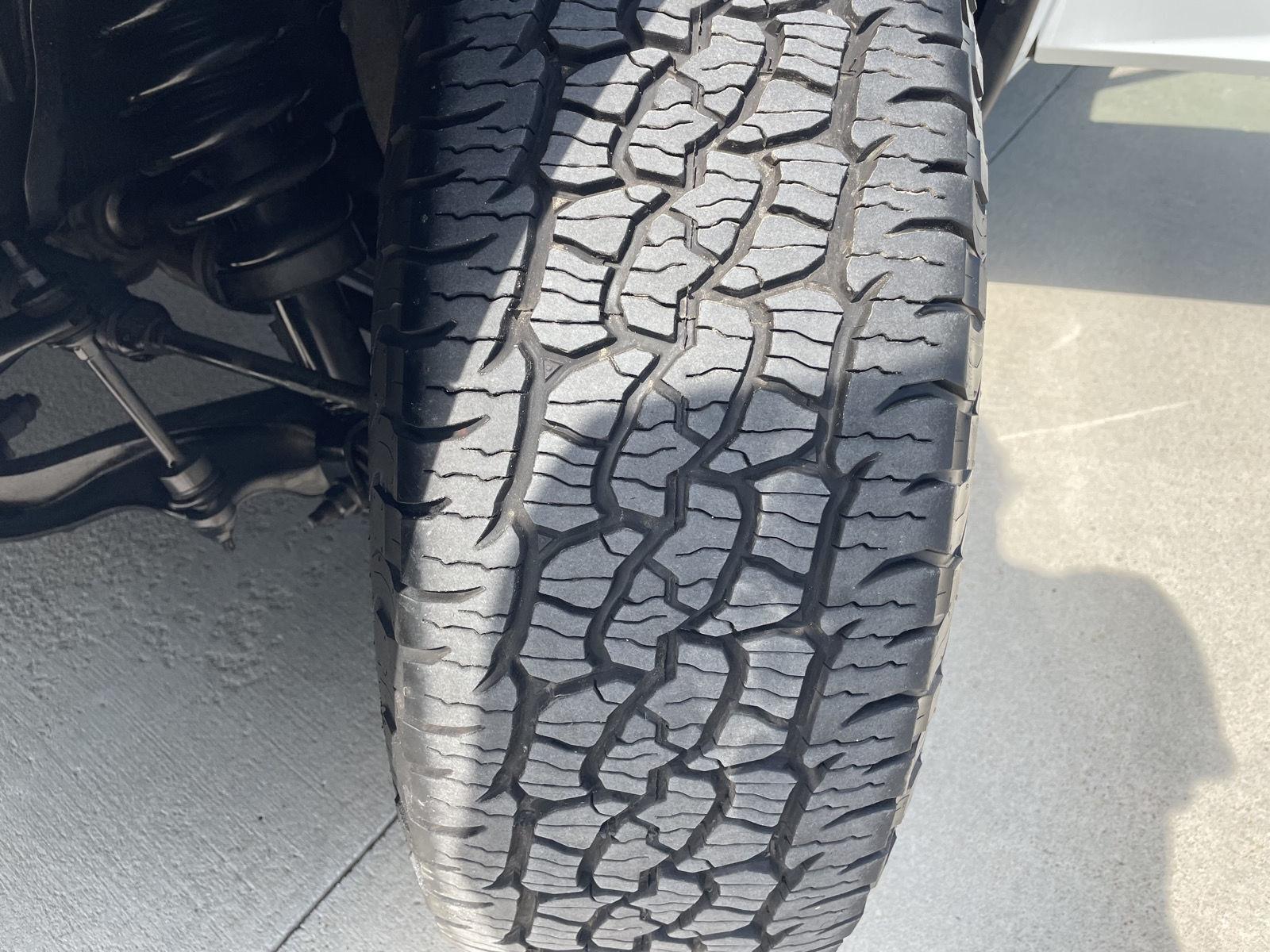 Vehicle photo 11