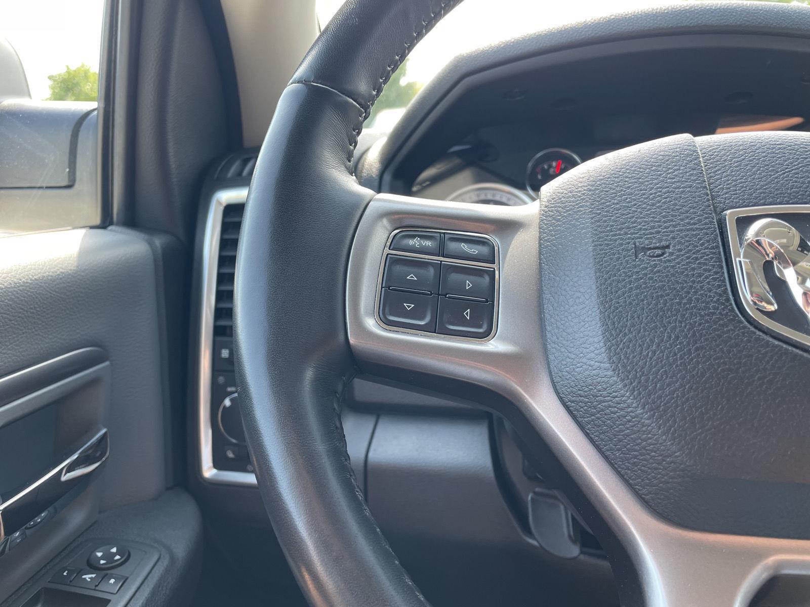 Vehicle photo 13