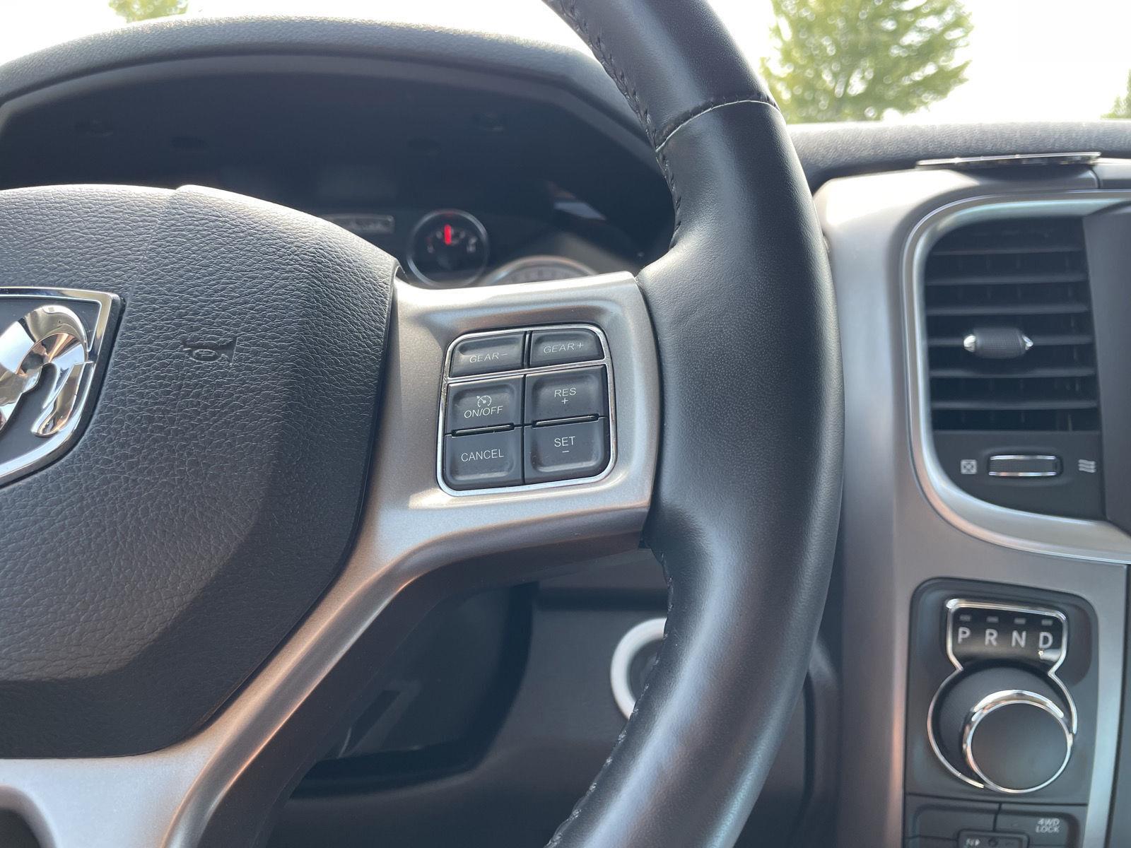 Vehicle photo 14