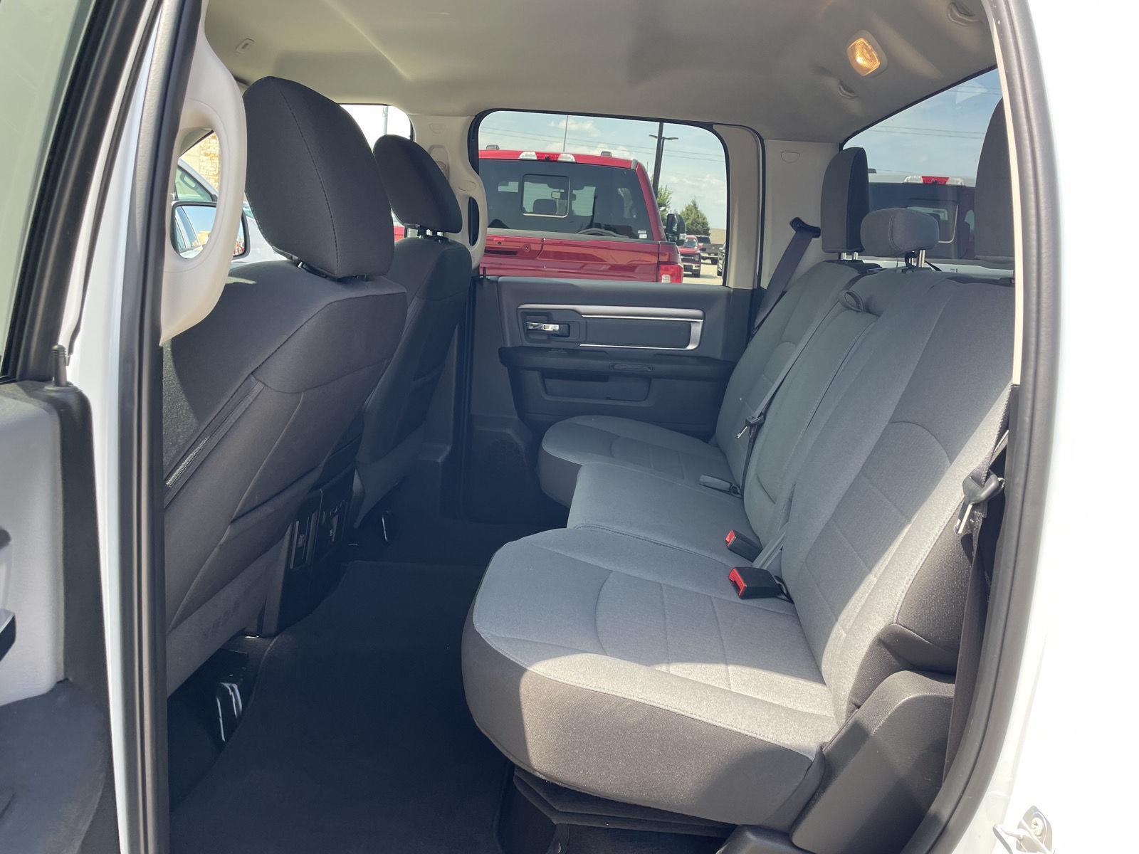 Vehicle photo 20