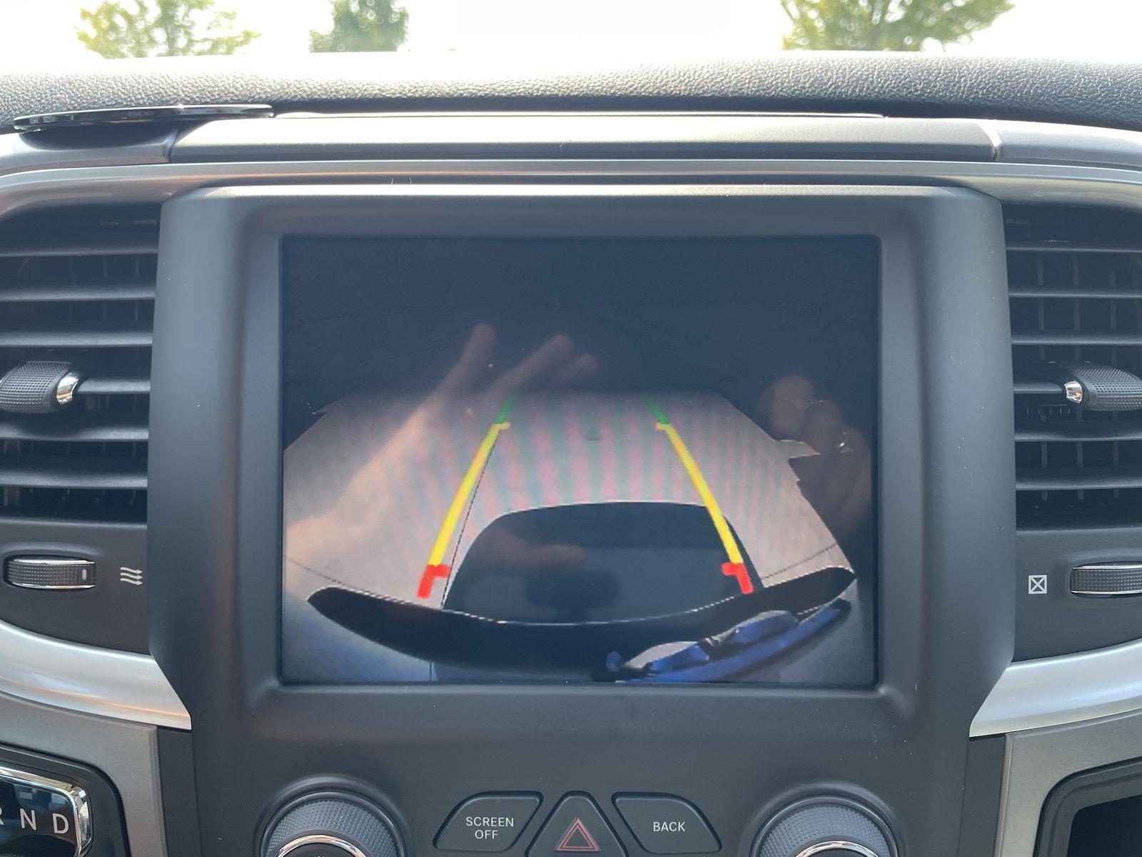 Vehicle photo 23