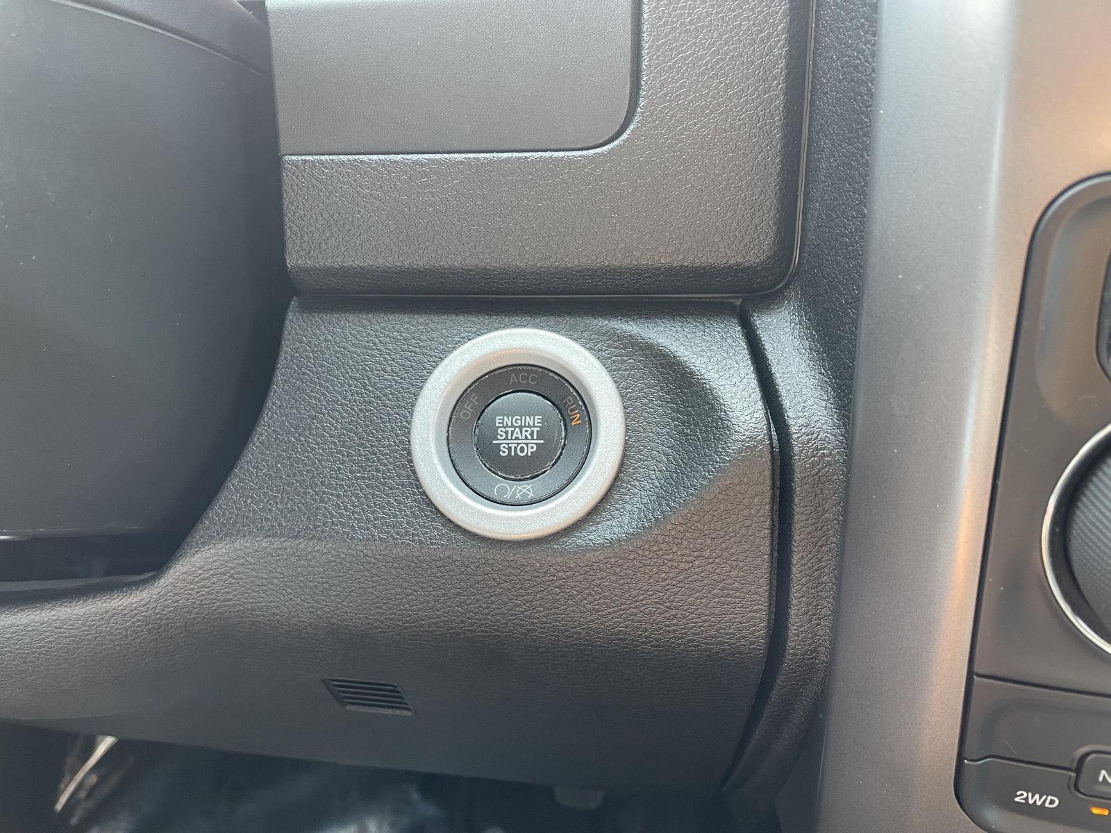 Vehicle photo 24
