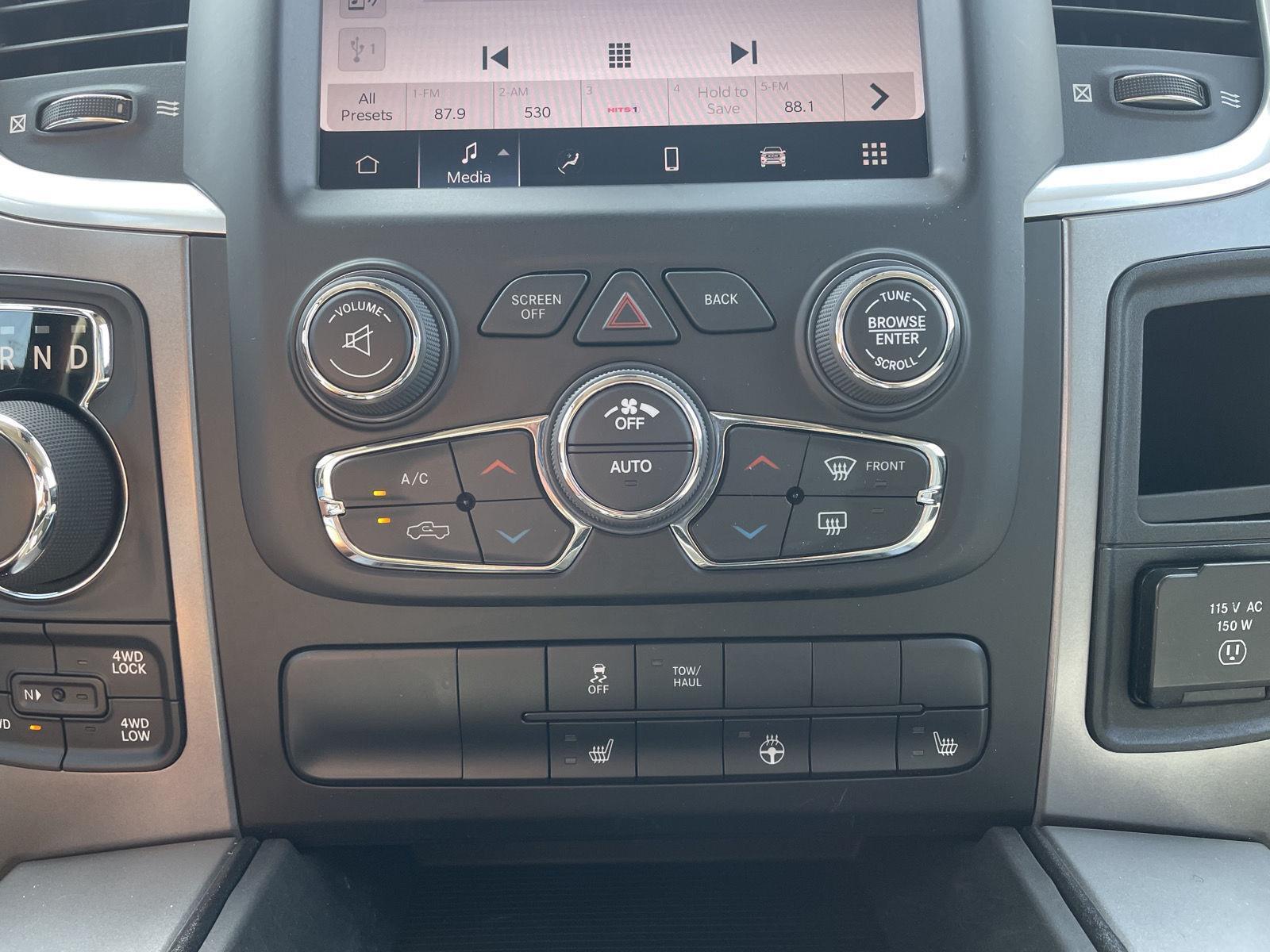 Vehicle photo 25