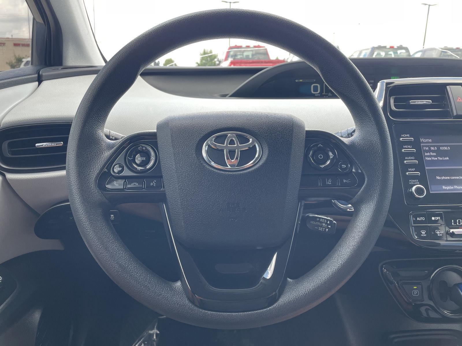 Vehicle photo 12