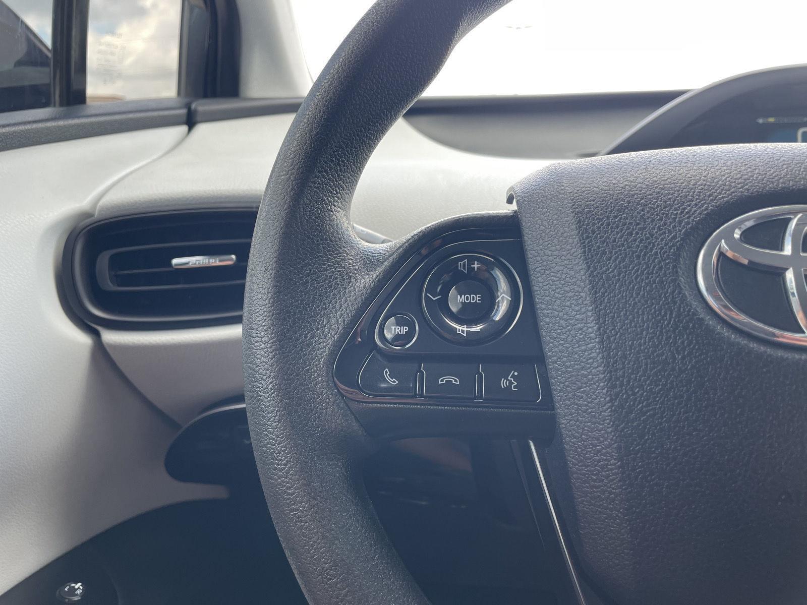 Vehicle photo 13