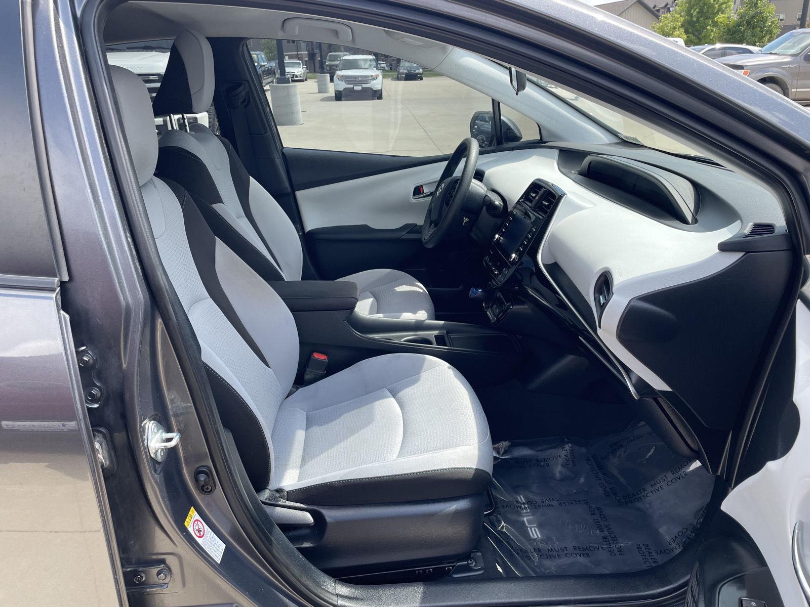 Vehicle photo 18
