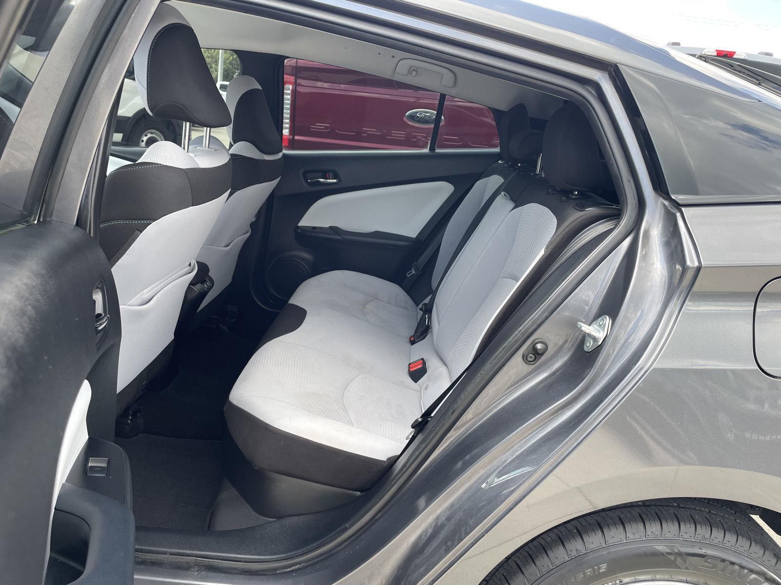Vehicle photo 19