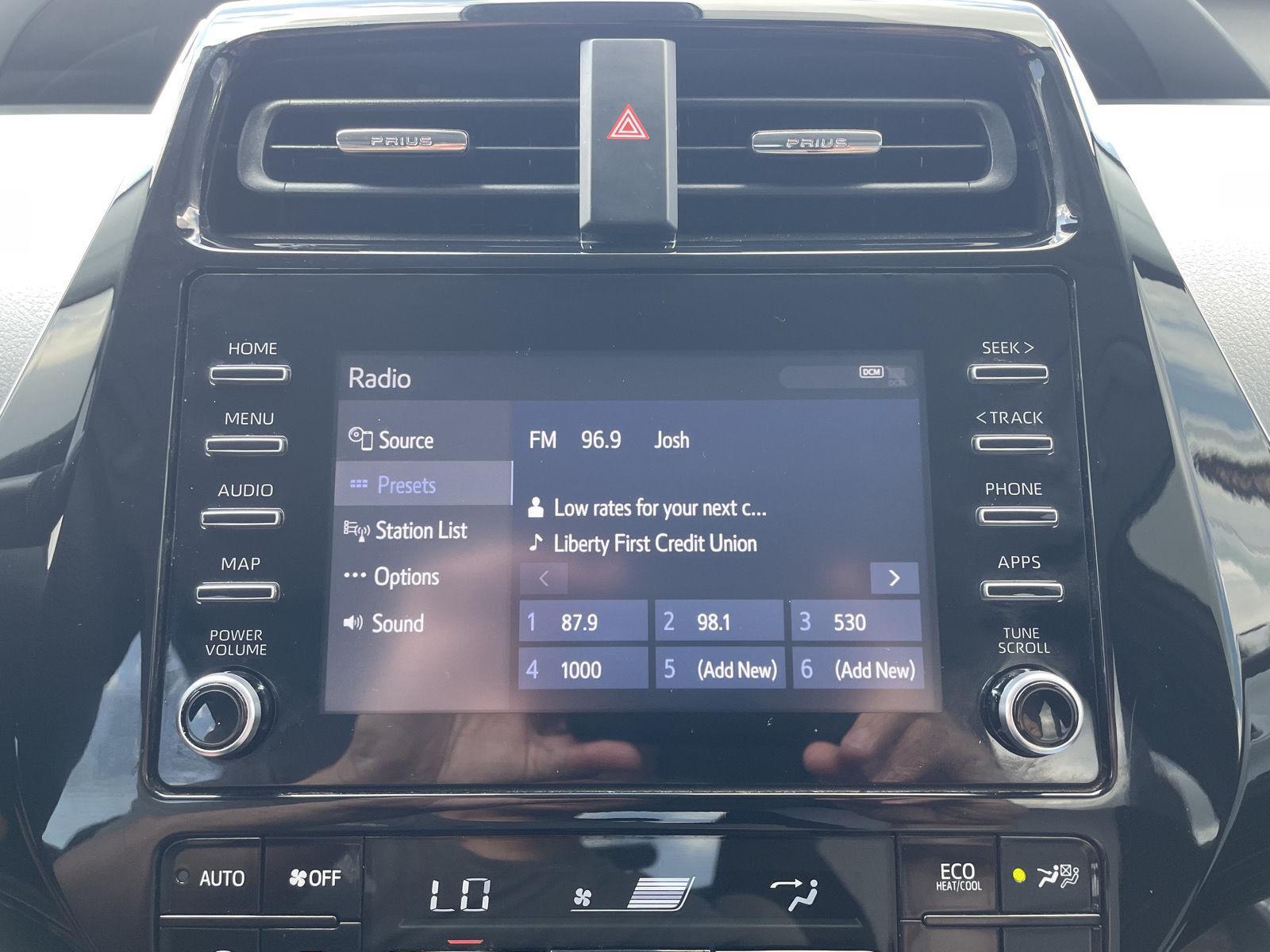 Vehicle photo 24
