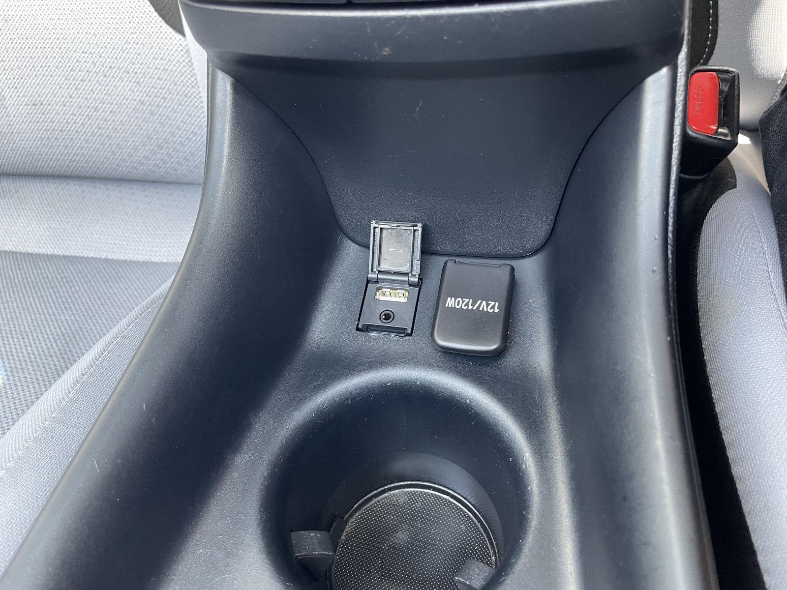 Vehicle photo 26