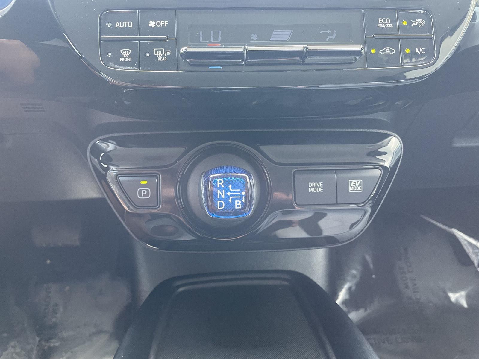 Vehicle photo 28