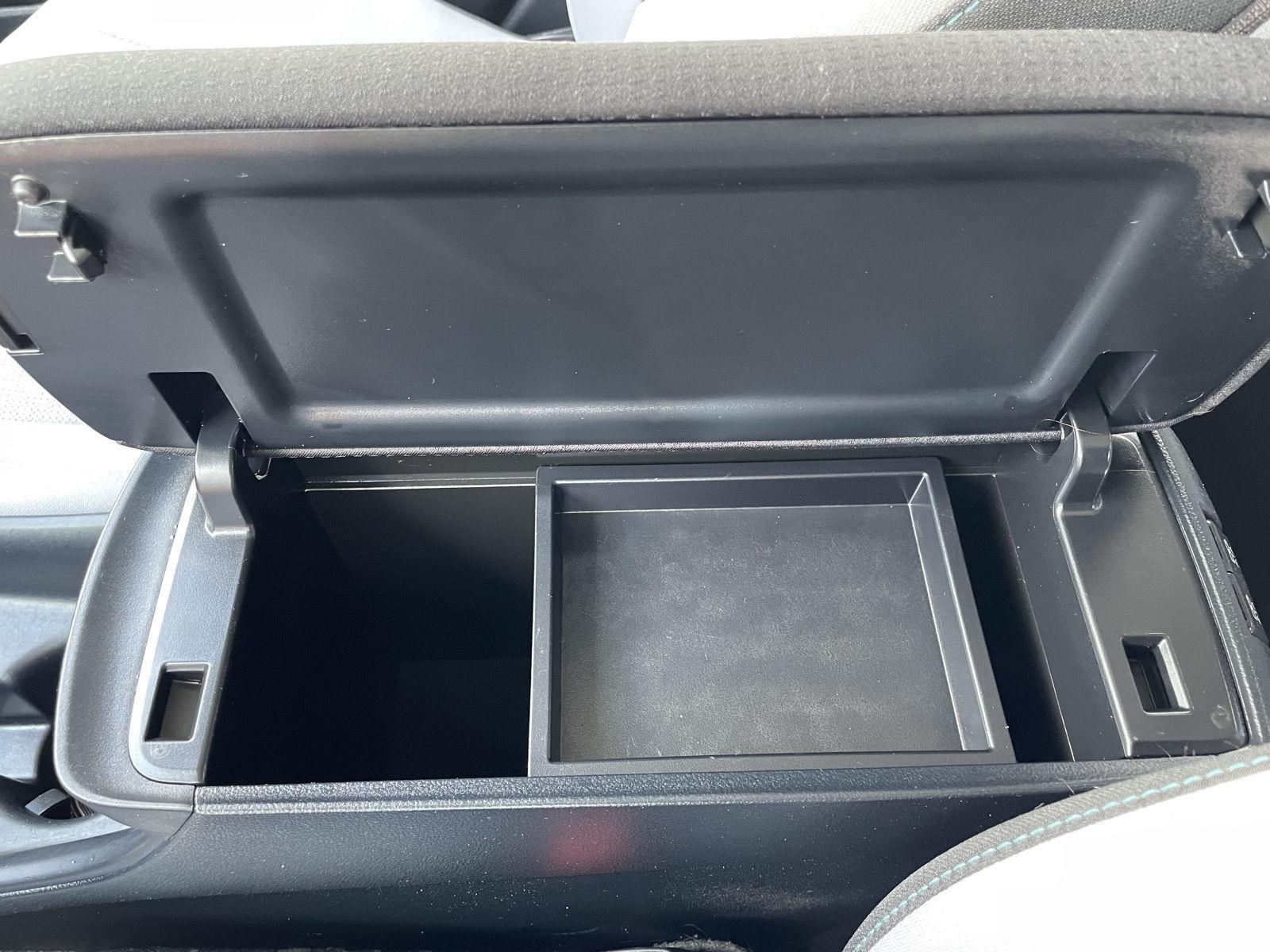 Vehicle photo 29