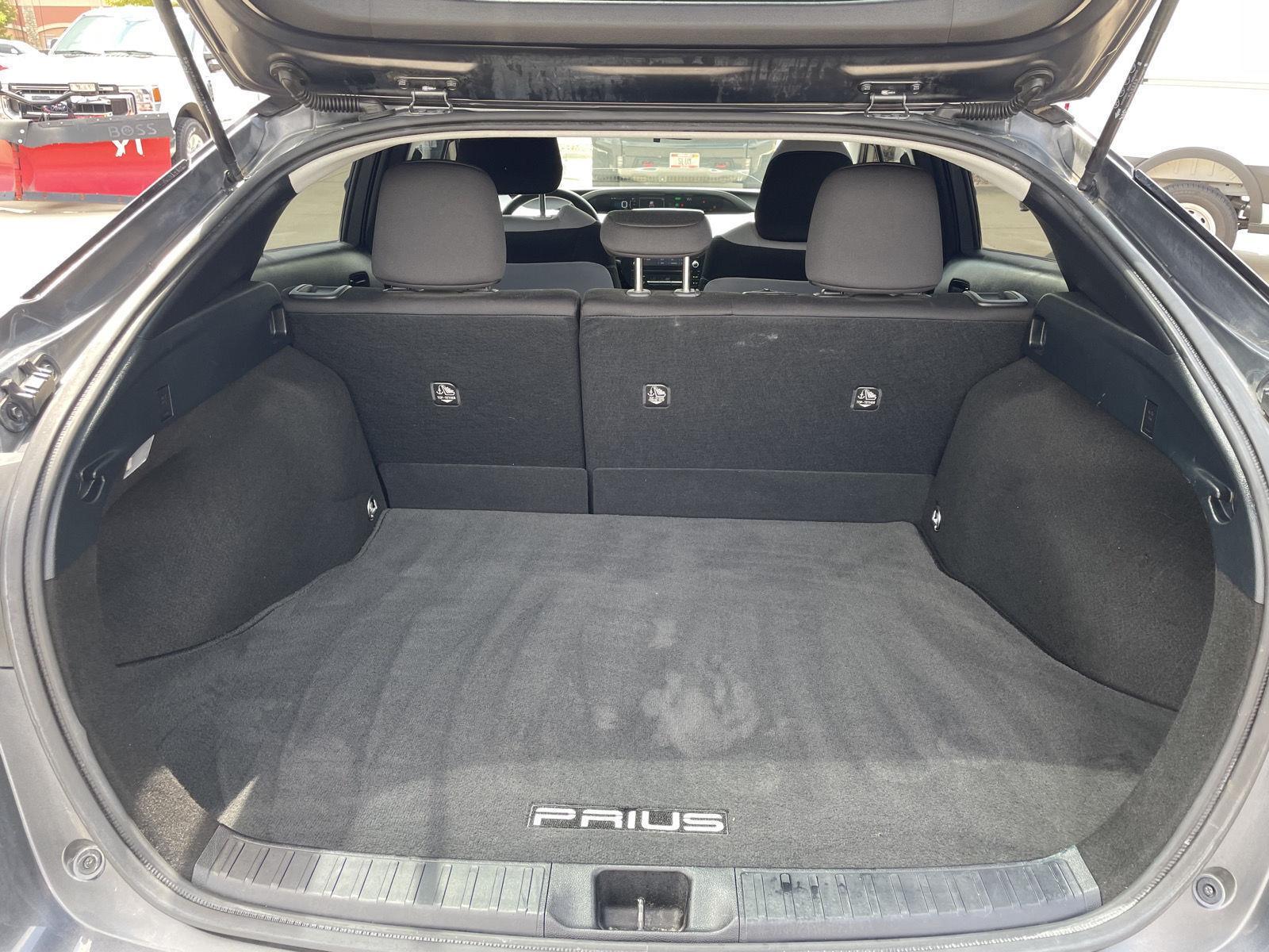 Vehicle photo 33