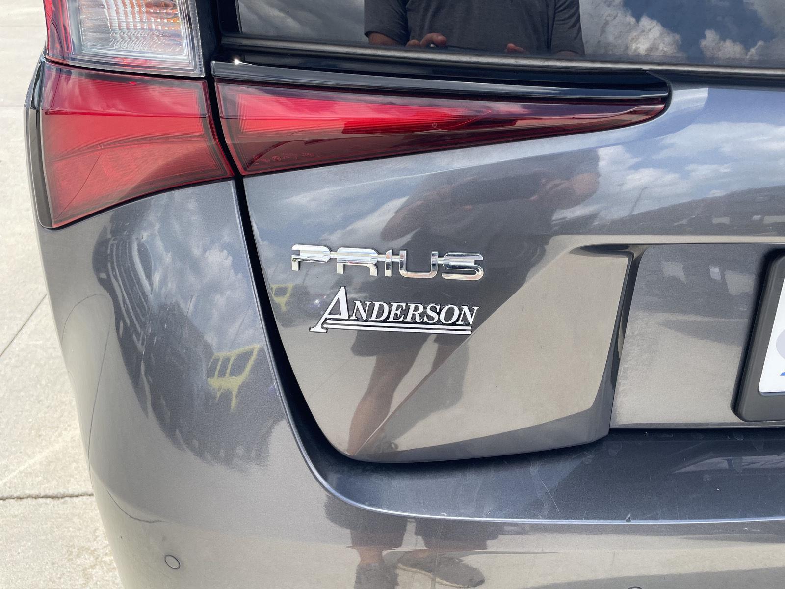Vehicle photo 34