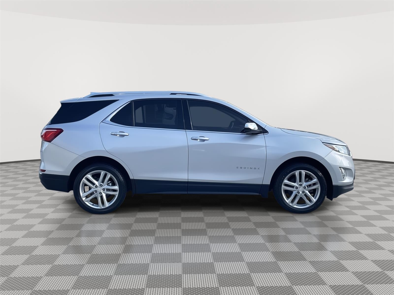 Vehicle photo 6