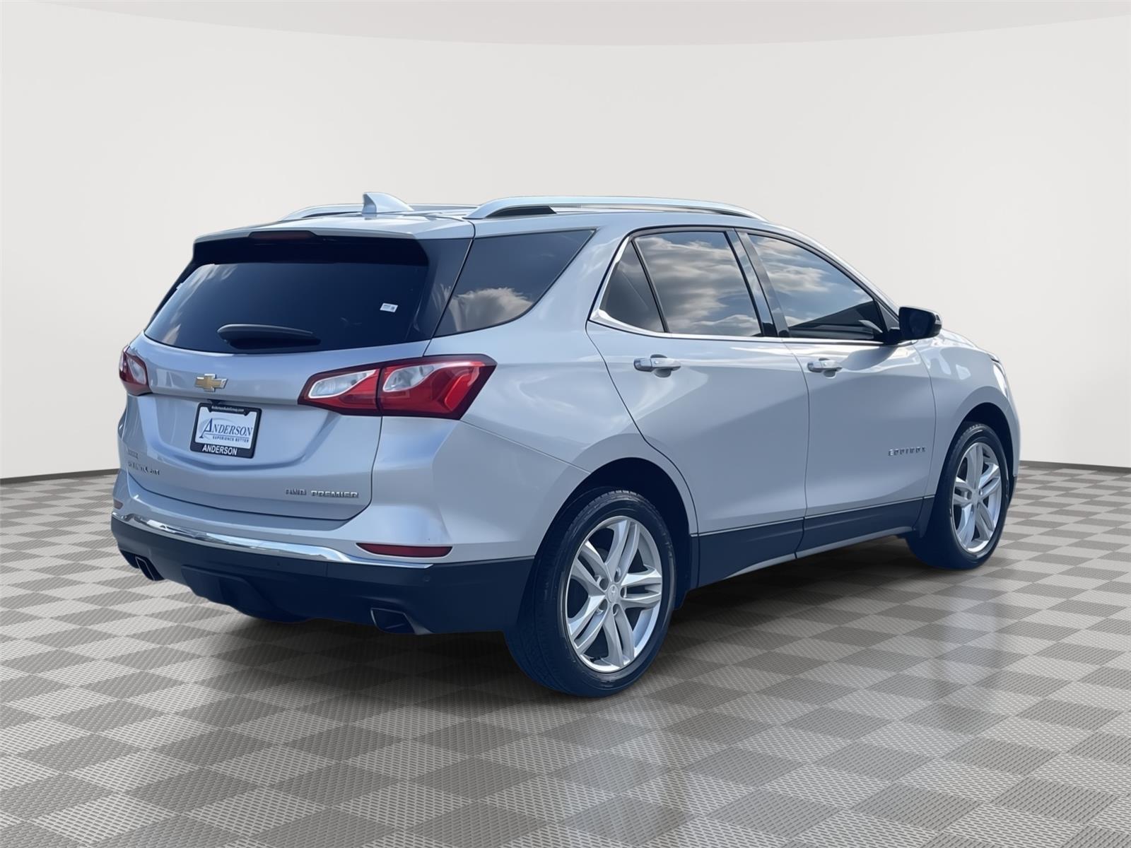 Vehicle photo 7