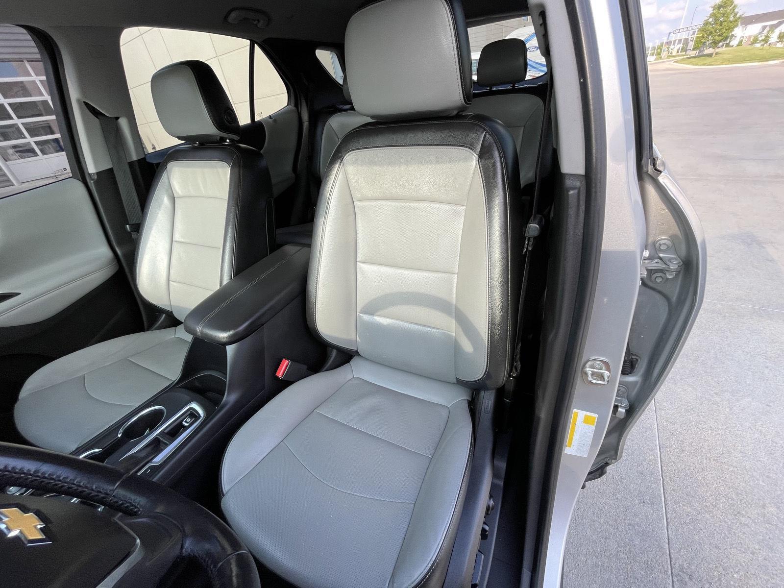 Vehicle photo 18