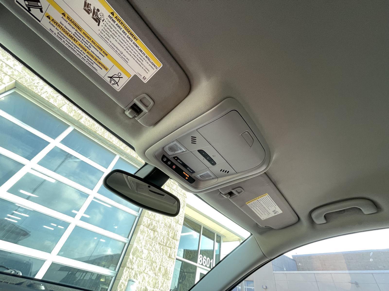 Vehicle photo 21